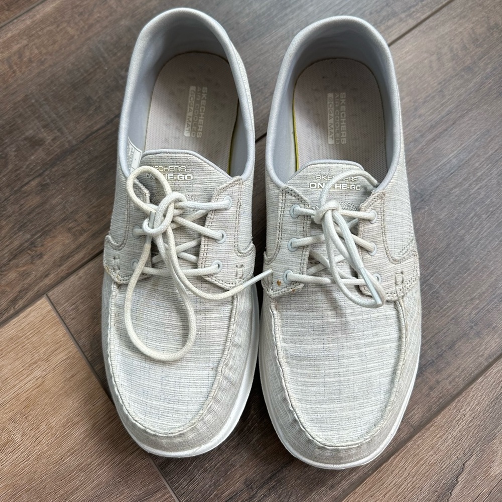 Sketchers Gogo mat air cooled sneakers